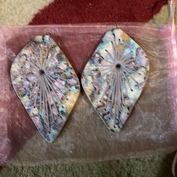 Blue marble diamond shaped leather earrings- medium size - Picture 2 of 2